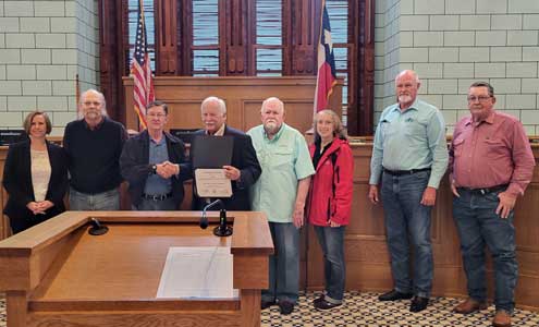 fannin-county-commissioners-court-presents-distinguished-service-award-to-fannin-county-historical-commission-north-texas-e-news