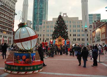 christmas in sundance square plaza north texas e news christmas tree downtown fort worth