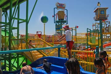 Hawaiian Falls Job Fairs begin March 3 - printed from North Texas e-News